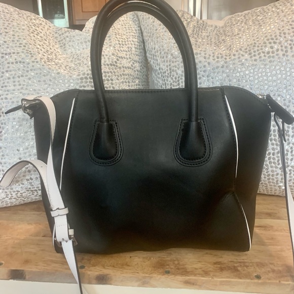 G by guess tote - Picture 4 of 13